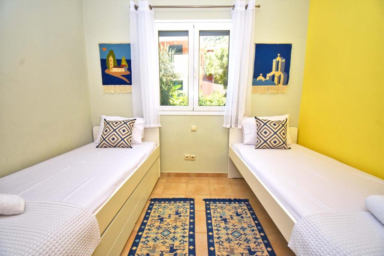Apartamento Pebbles And Sea At Barbati With Shared Pool Exterior foto