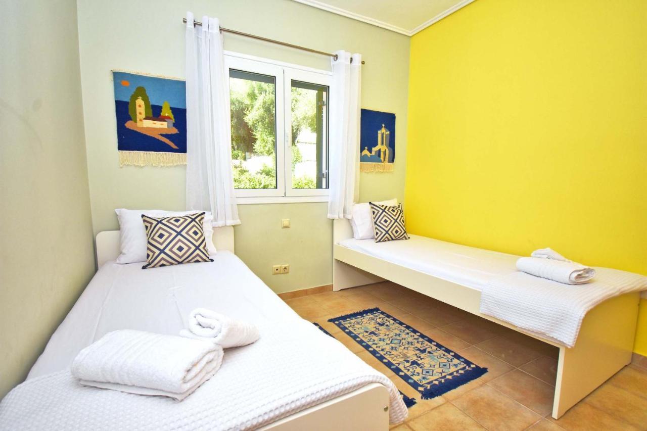 Apartamento Pebbles And Sea At Barbati With Shared Pool Exterior foto