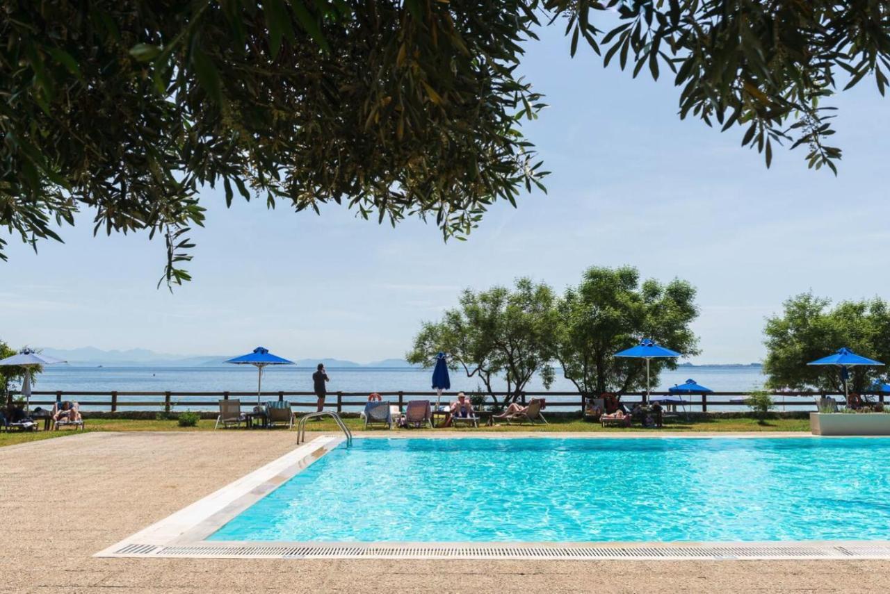 Apartamento Pebbles And Sea At Barbati With Shared Pool Exterior foto